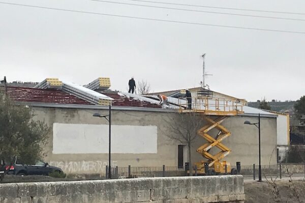 plataforma elevadora para colocar panel de sandwich