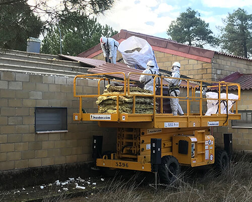 retirada de uralita en 2019 en hontalvilla, segovia